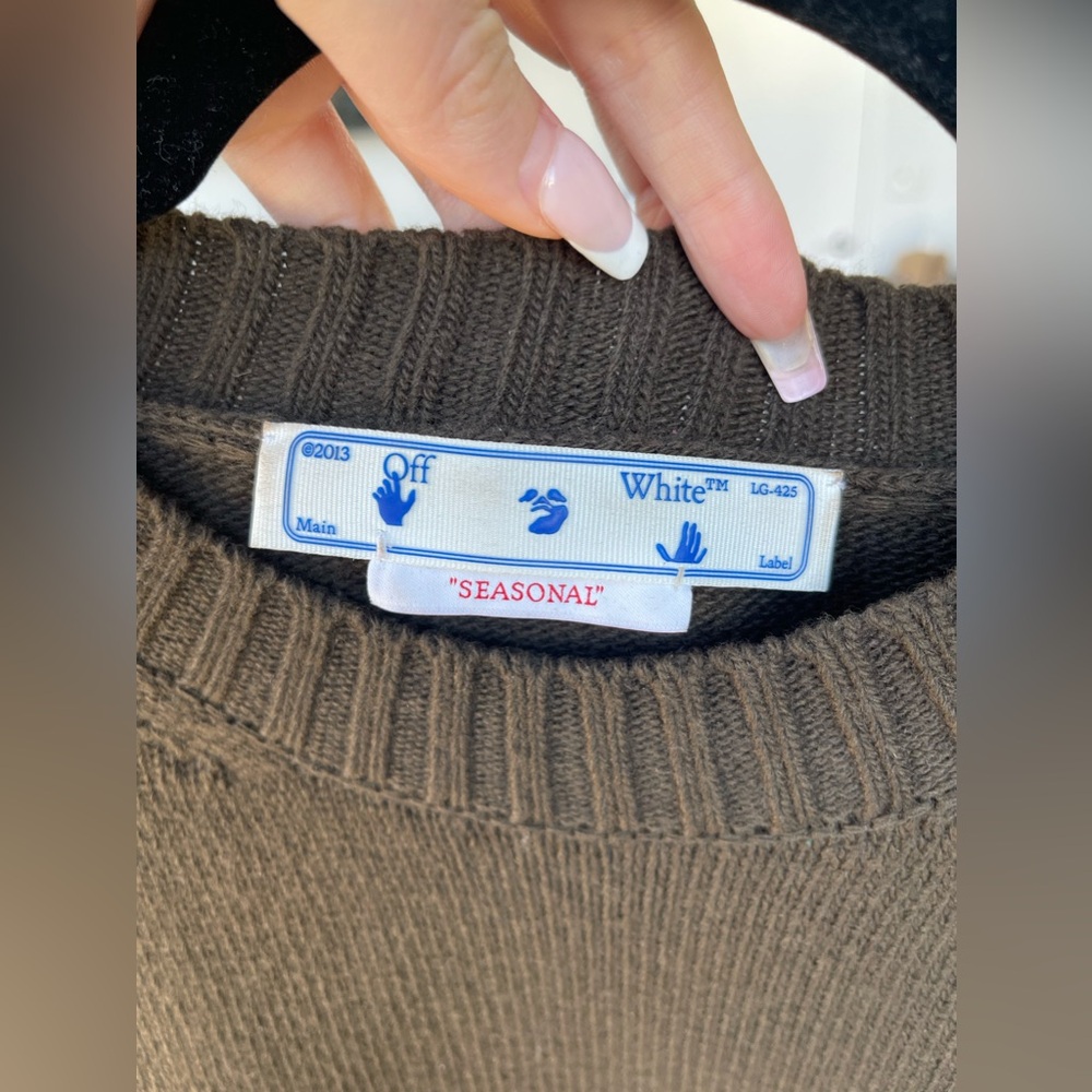 Rare Off White Sweater - Picture 2 of 3